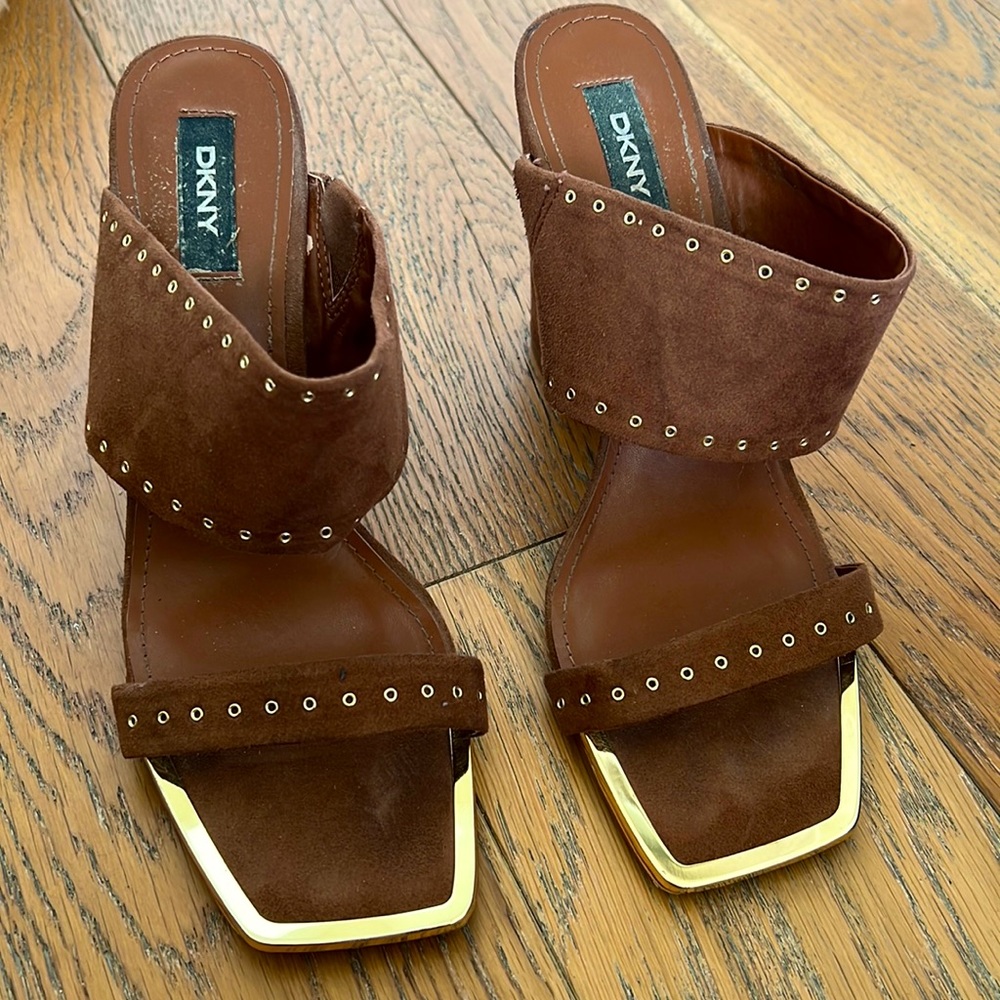 DKNY Mule heels brown and gold